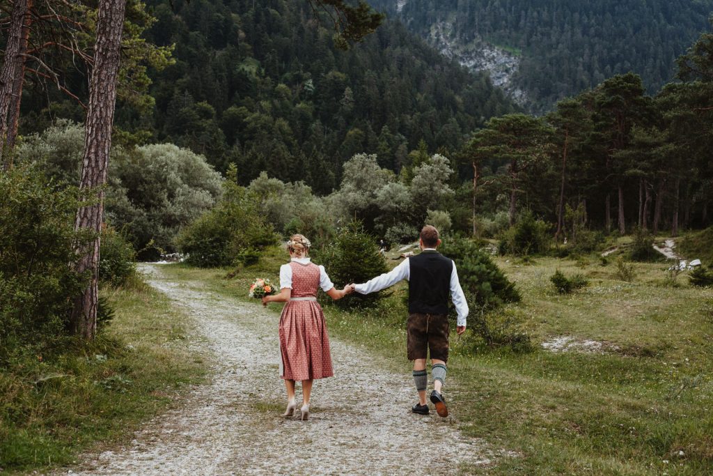 Bergherzen Hochzeitsfotografie Suppan Fotografie Wedding Garmisch-Partenkirchen Farchant Kirche Trauung Taufe Alpen